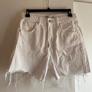 Zara White demin shorts size 4